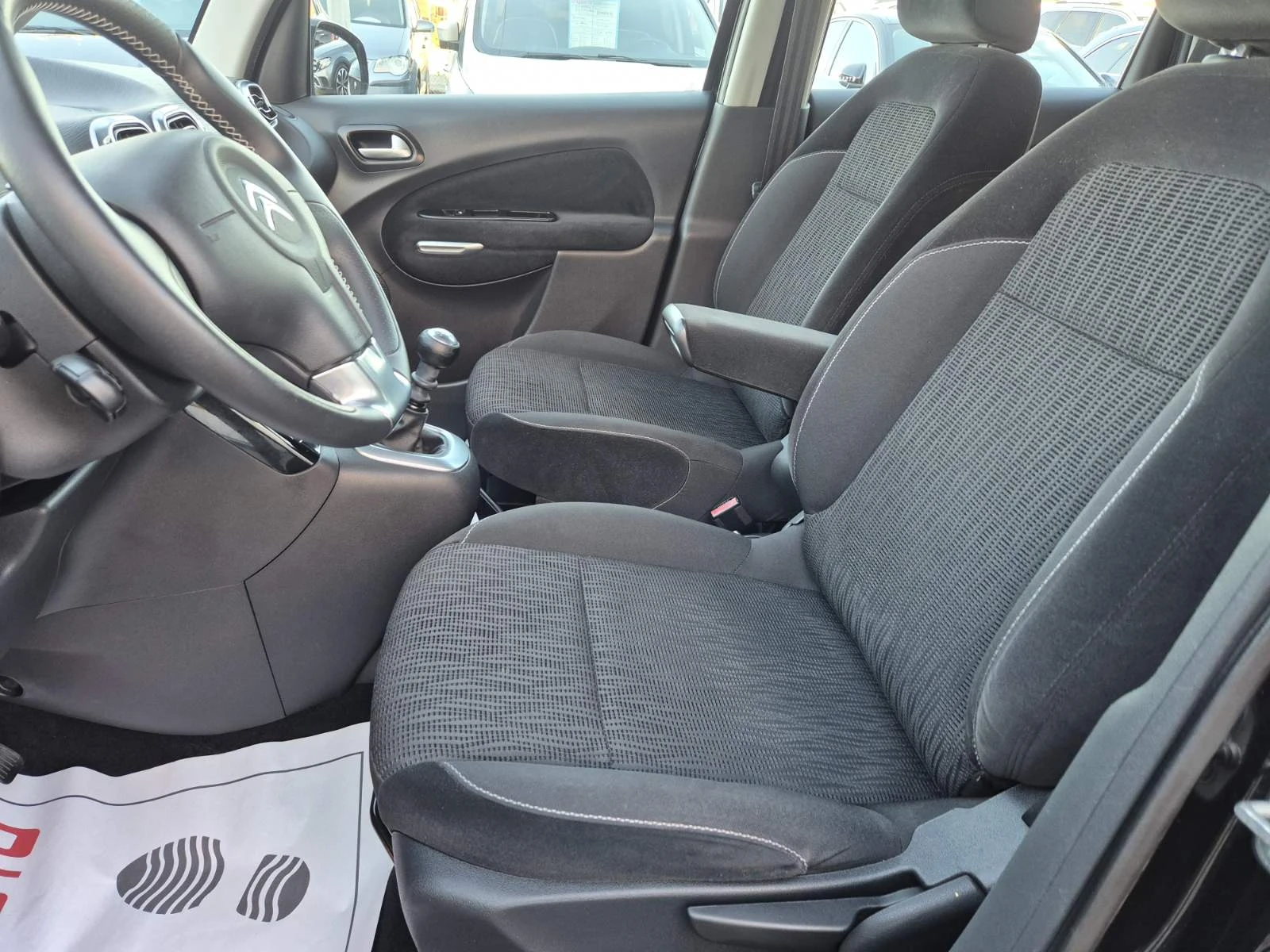 Citroen C3 Picasso 1.6HDI-139.000км-FACE LIFT-СУПЕР СЪСТОЯНИЕ - изображение 7