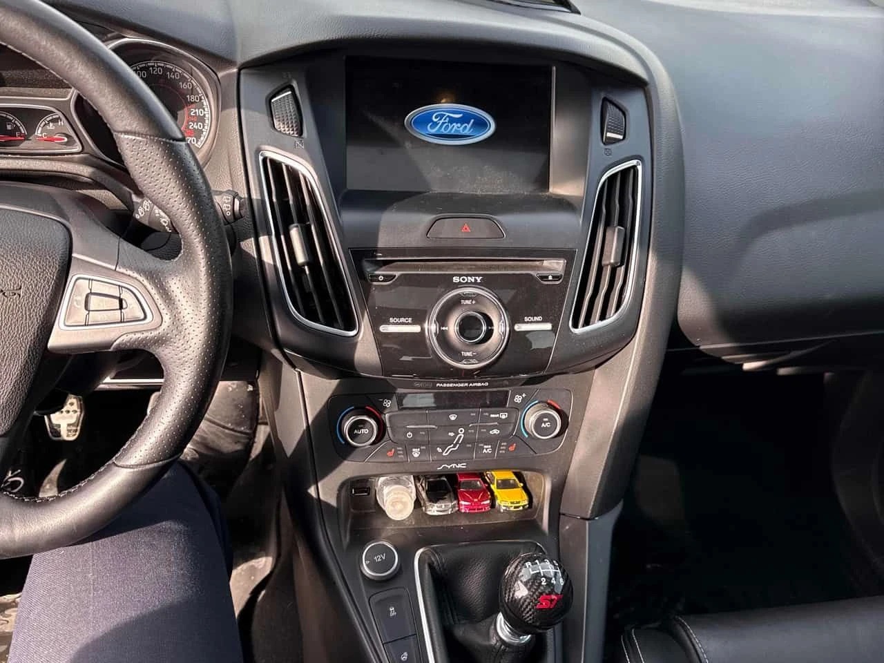 Ford Focus * ST * 2 КЛЮЧА* ПОДГРЕВ* KEYLESS* ПАНО*  - изображение 9