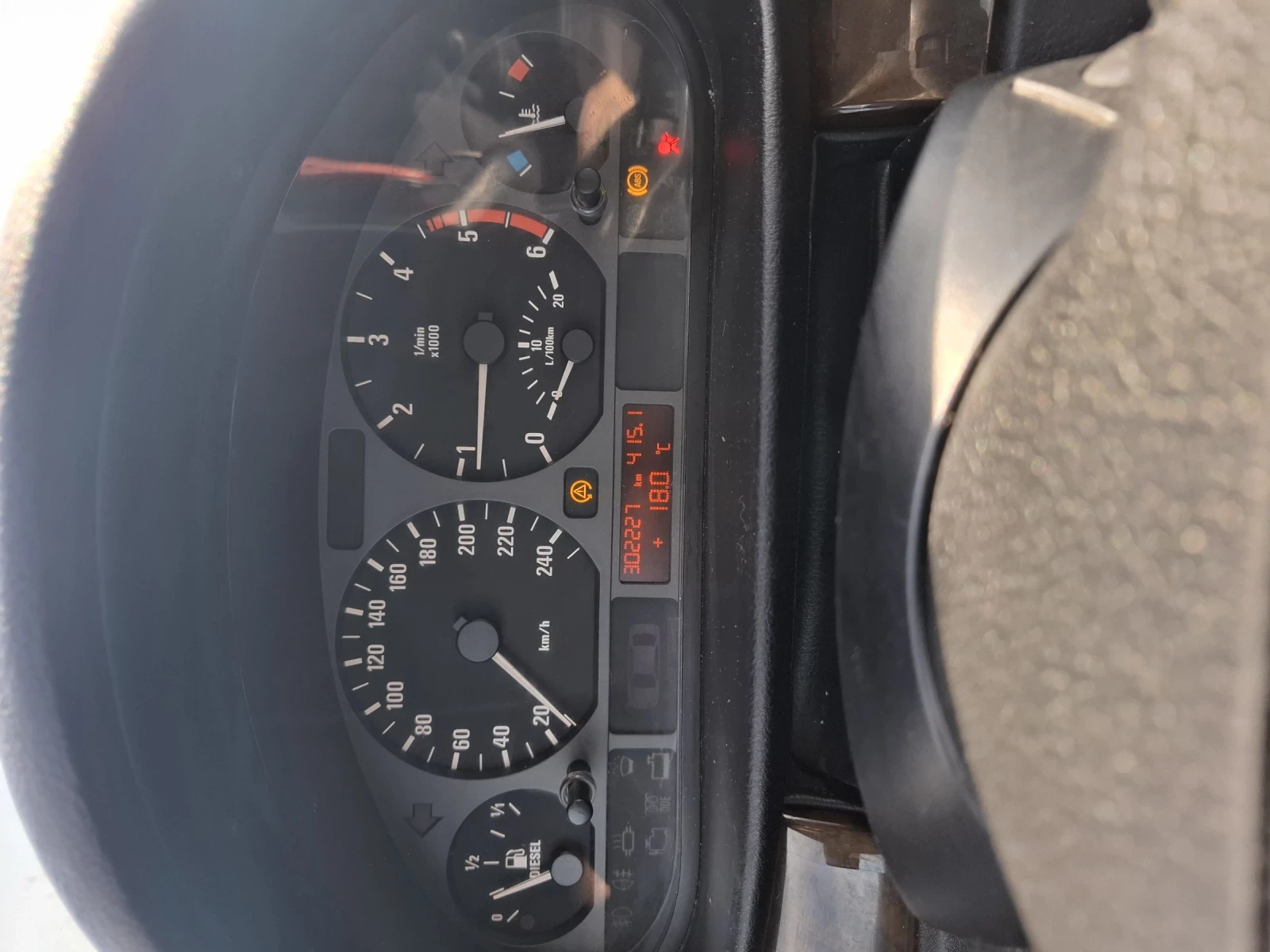 BMW 320, снимка 12 - Автомобили и джипове - 53705454