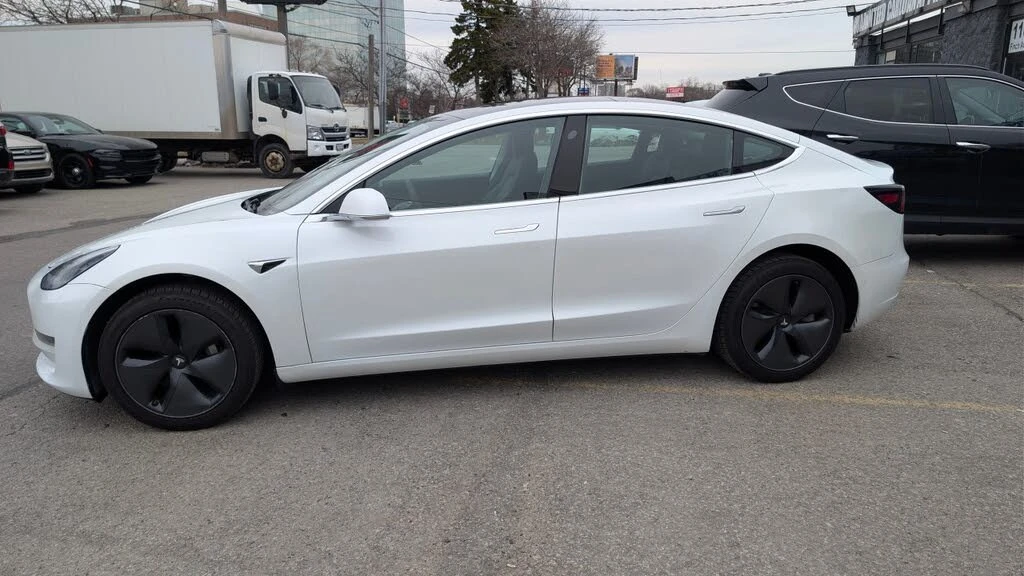 Tesla Model 3 Standard Range Plus* RWD* АвтоКредит* (ЦЕНА ДО БГ), снимка 2 - Автомобили и джипове - 54137725