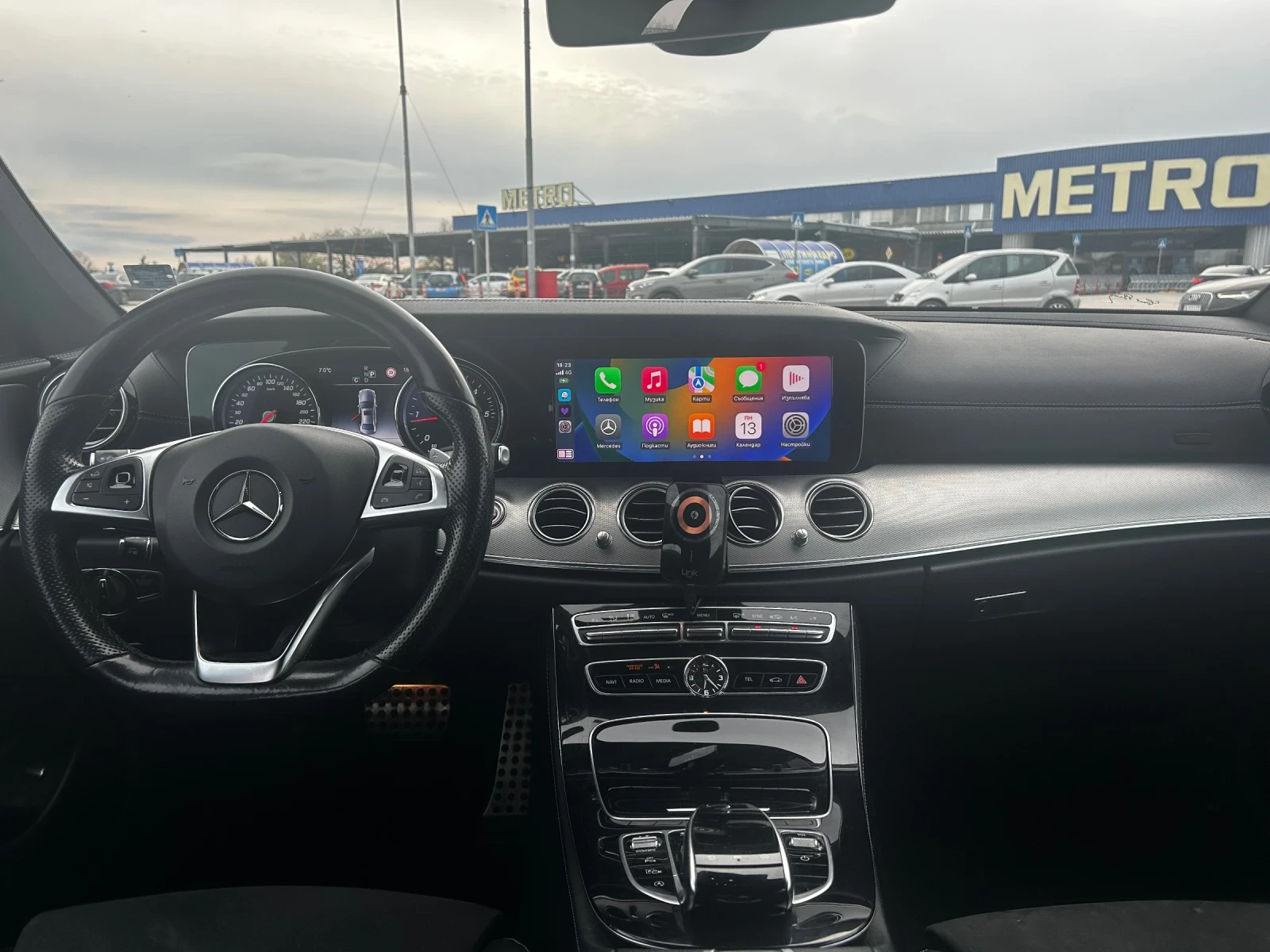 Mercedes-Benz E 220 AMG Line, снимка 12 - Автомобили и джипове - 54190851