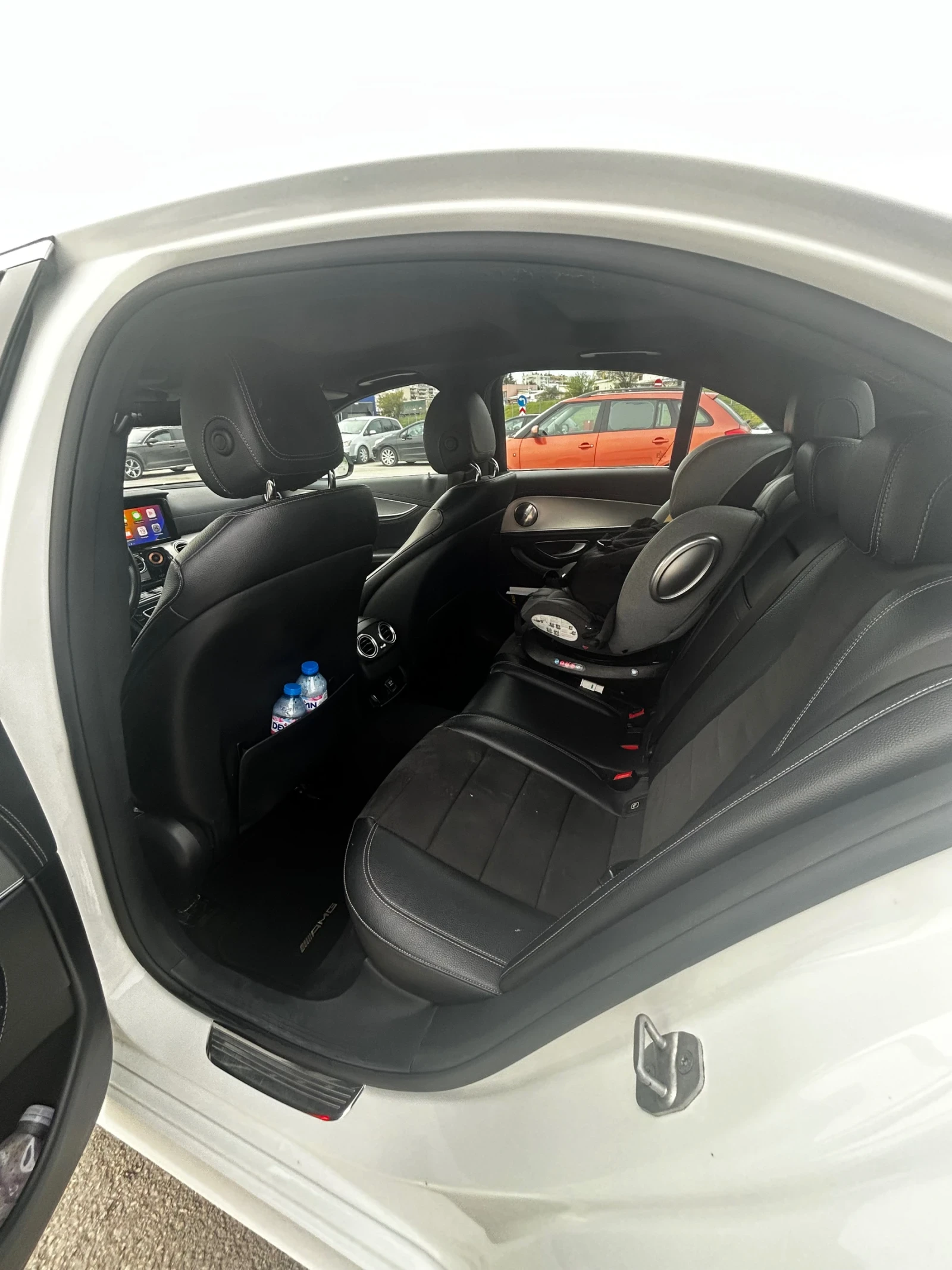 Mercedes-Benz E 220 AMG Line, снимка 9 - Автомобили и джипове - 54190851