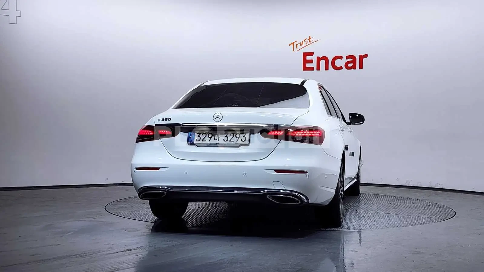 Mercedes-Benz E 220 ПОДГРЕВИ * ПАНО * АВТОКРЕДИТ БЕЗ ПЪРВОНАЧАЛНА * , снимка 4 - Автомобили и джипове - 54555240