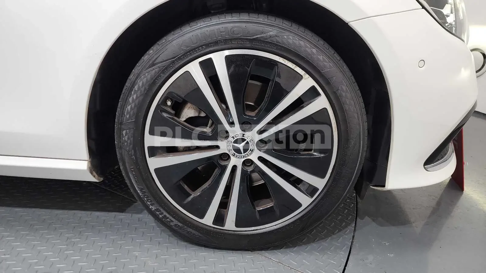Mercedes-Benz E 220 ПОДГРЕВИ * ПАНО * АВТОКРЕДИТ БЕЗ ПЪРВОНАЧАЛНА * , снимка 5 - Автомобили и джипове - 54555240