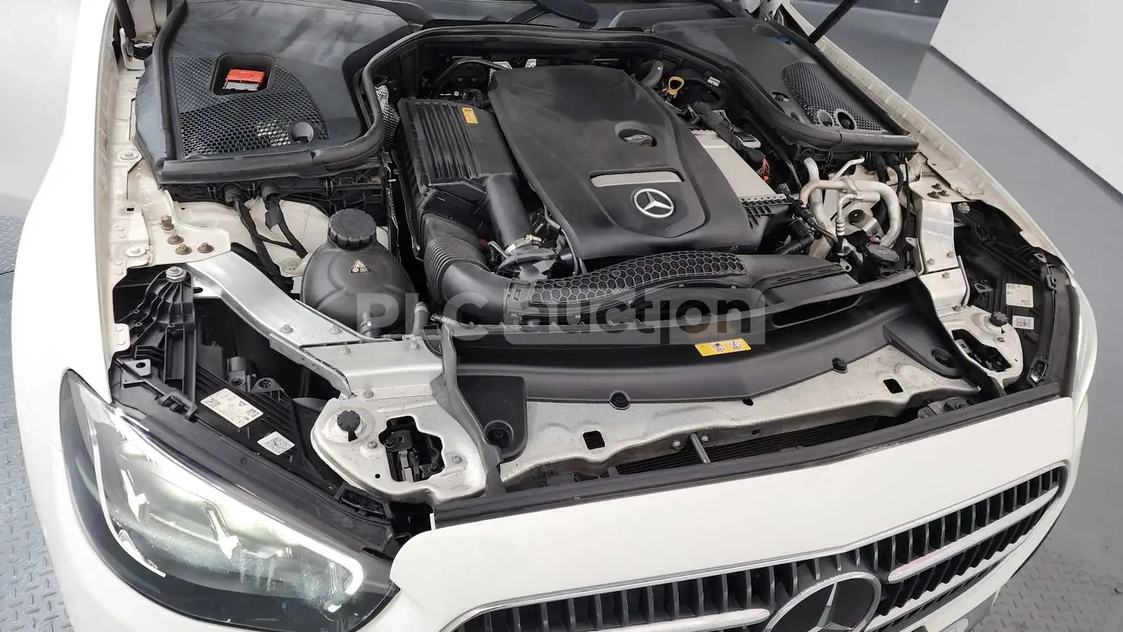 Mercedes-Benz E 220 ПОДГРЕВИ * ПАНО * АВТОКРЕДИТ БЕЗ ПЪРВОНАЧАЛНА * , снимка 6 - Автомобили и джипове - 54555240