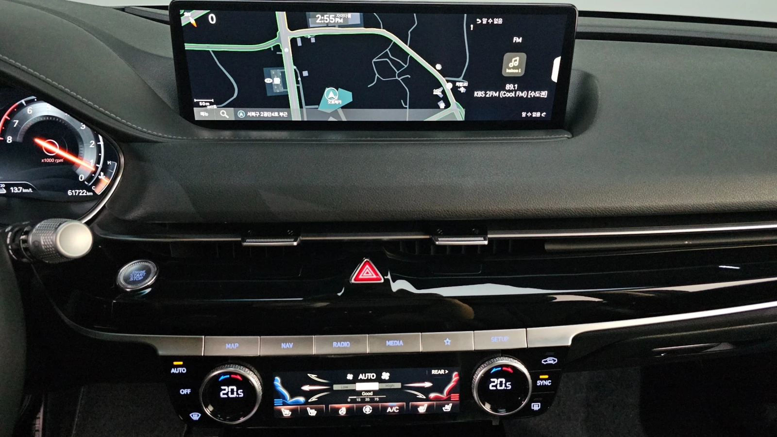 Genesis G80 2.5T* ОБДУХВАНЕ* ПОДГРЕВ* 360 КАМЕРИ, снимка 13 - Автомобили и джипове - 55085022