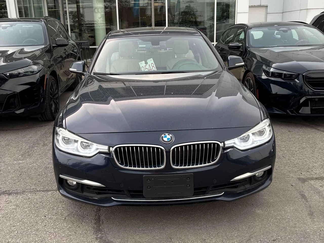 BMW 330 * 330i xDrive * CARFAX * ЦЕНА ДО БГ, снимка 3 - Автомобили и джипове - 55292705