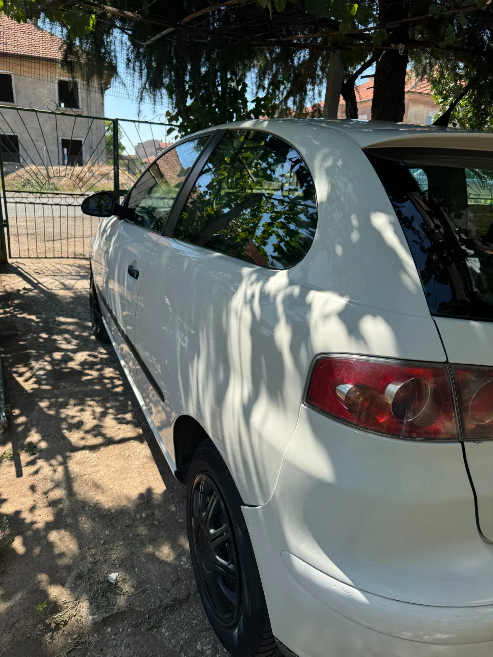 Seat Ibiza 1.9 SDI, снимка 3 - Автомобили и джипове - 55511658