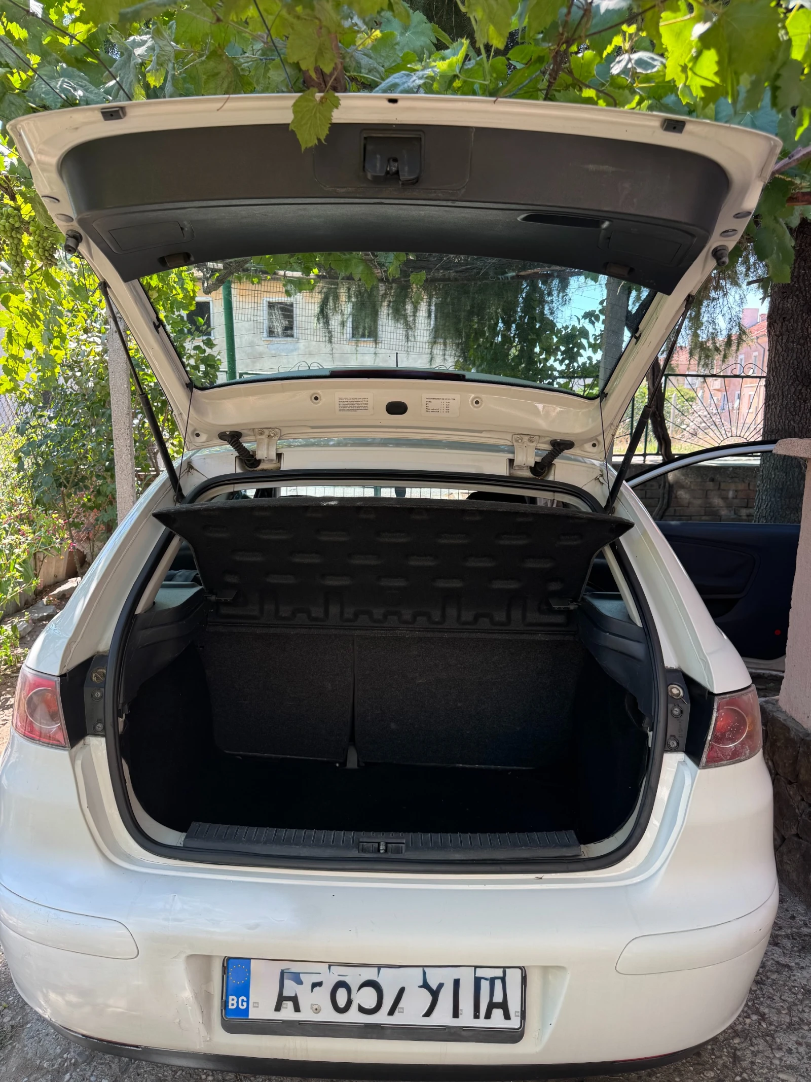 Seat Ibiza 1.9 SDI, снимка 4 - Автомобили и джипове - 55511658