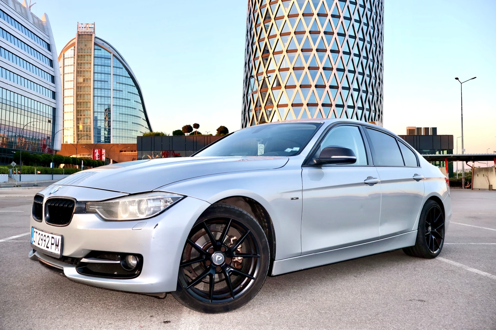 BMW 320, снимка 3 - Автомобили и джипове - 55607081