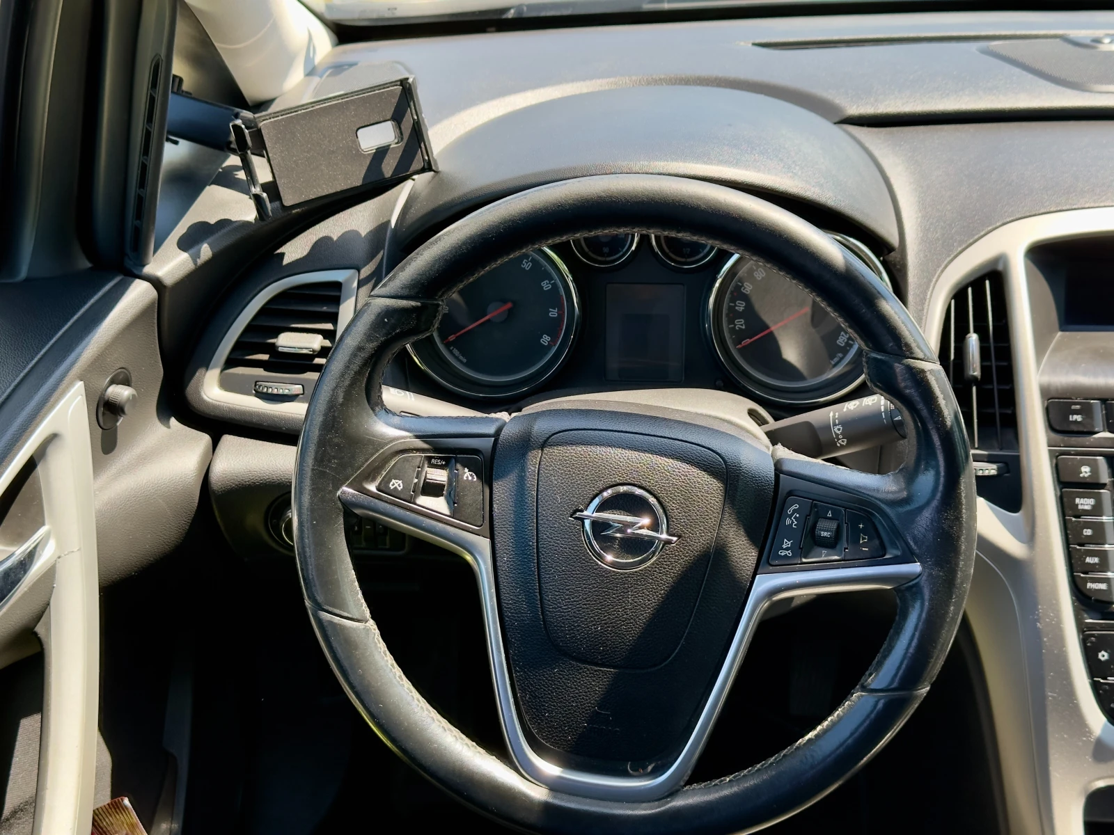 Opel Astra, снимка 10 - Автомобили и джипове - 55673643