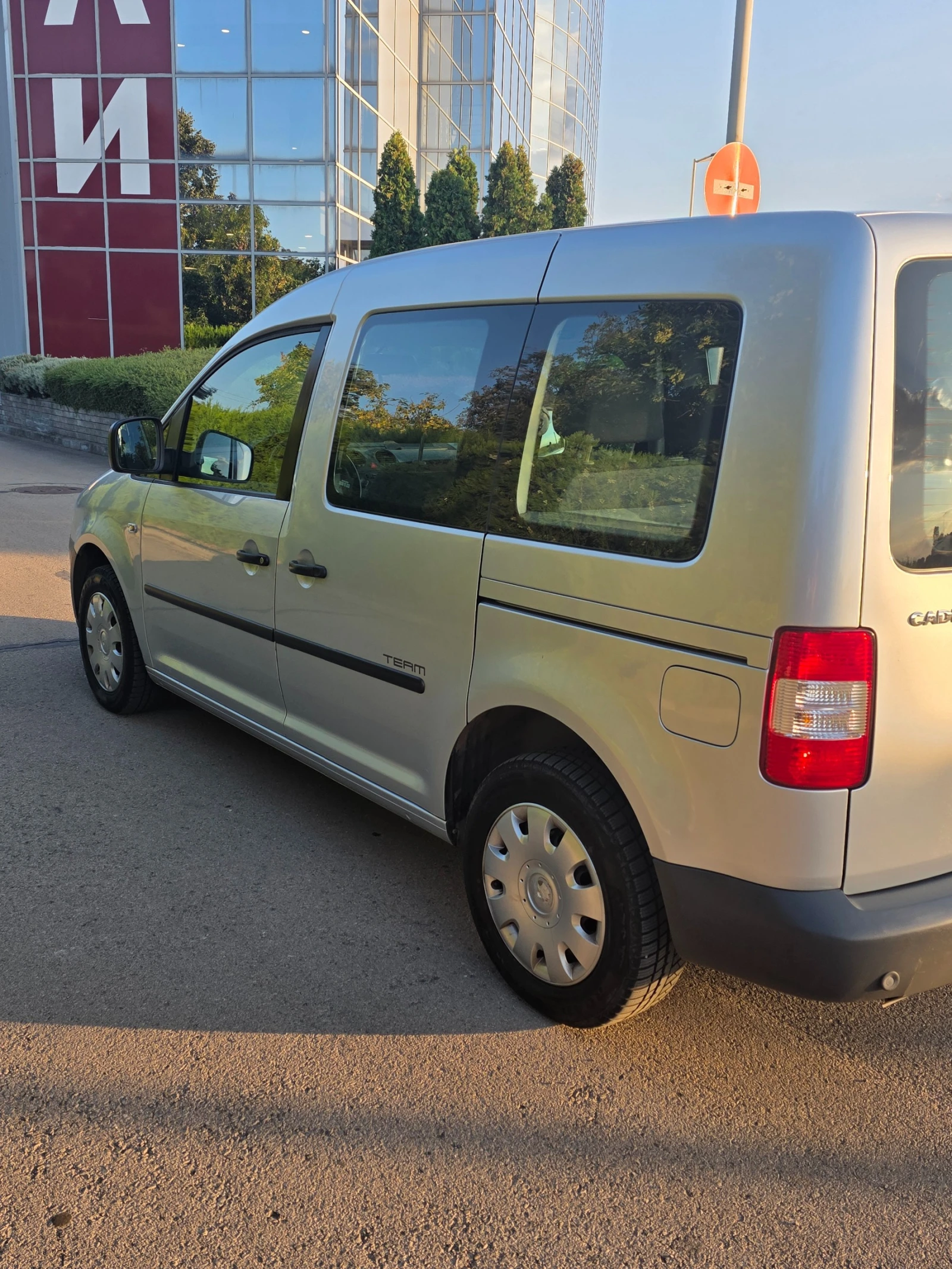 VW Caddy Бензин-Метан, снимка 4 - Автомобили и джипове - 55782962