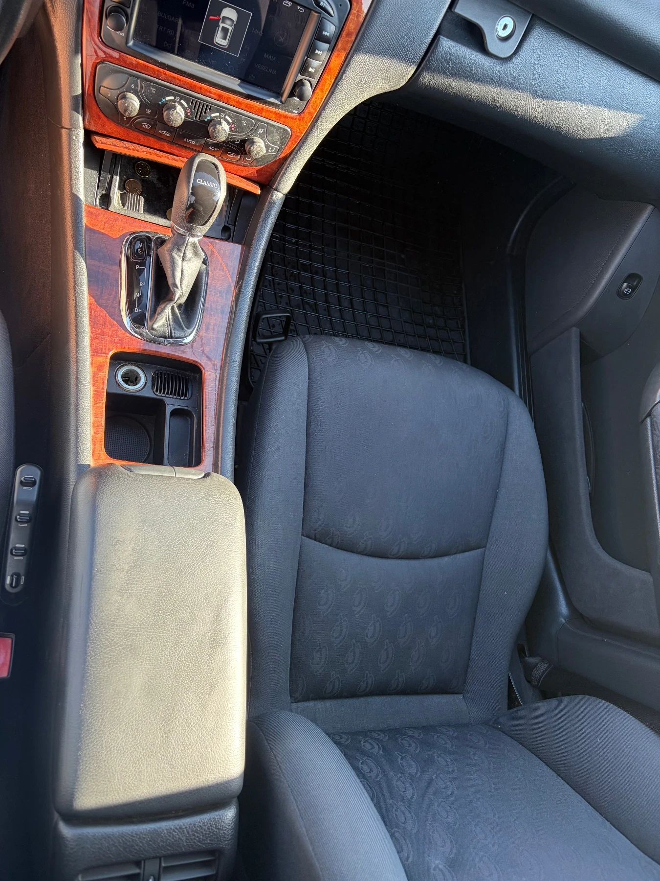 Mercedes-Benz C 180 компресор, снимка 12 - Автомобили и джипове - 55894444