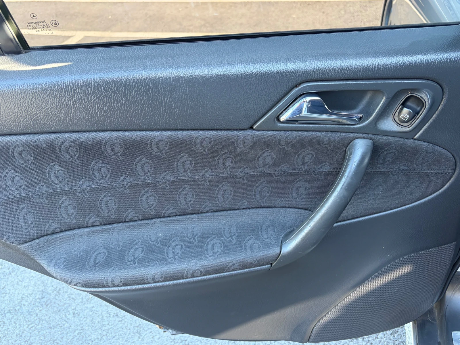 Mercedes-Benz C 180 компресор, снимка 2 - Автомобили и джипове - 55894444