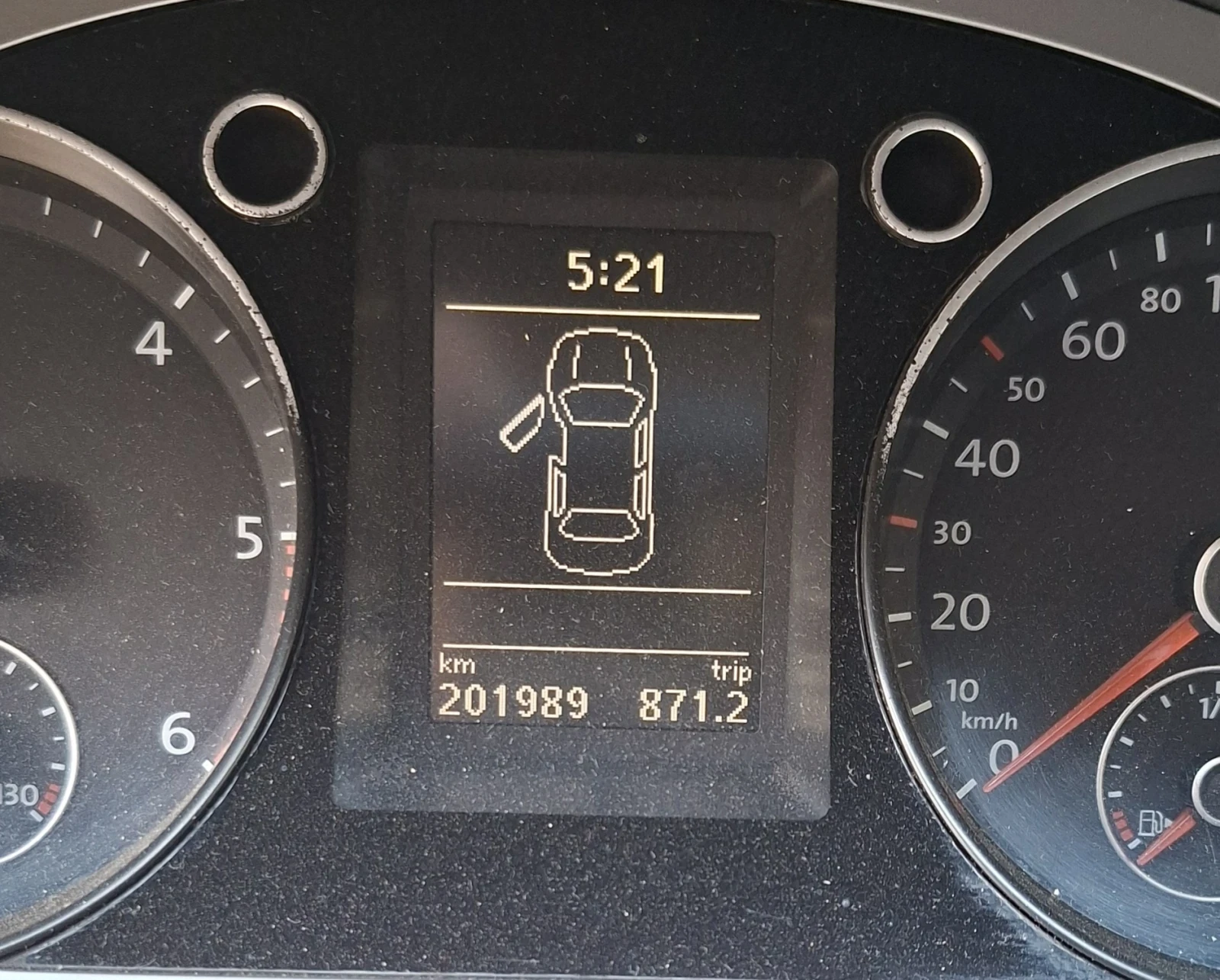 VW CC 2.0 , снимка 9 - Автомобили и джипове - 56155499