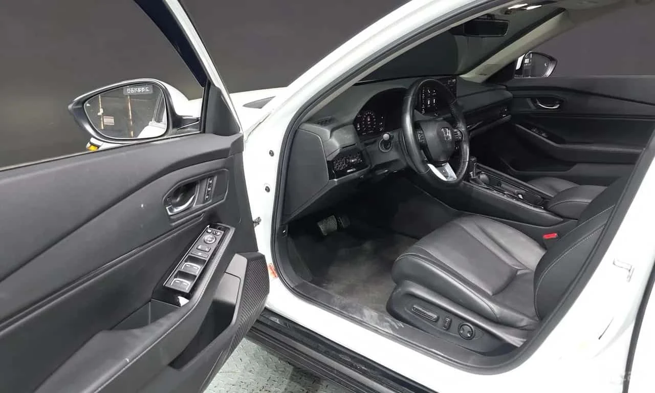 Honda Accord * 2.0 Hybrid Touring * ����� * HUD * ��� ��������� | Mobile.bg � ����������� 10