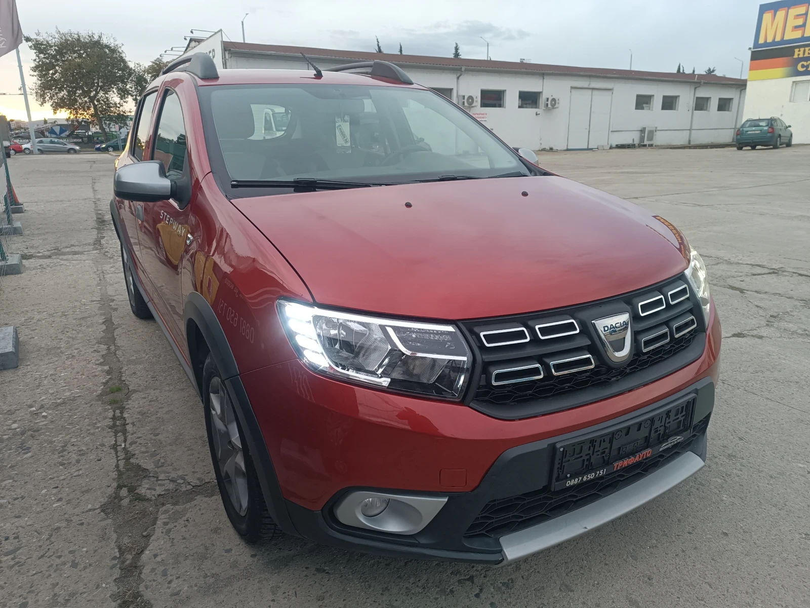 Dacia Sandero STEPWAY, AUTOMATIC, ПЕРФЕКТНА , снимка 2 - Автомобили и джипове - 56525152