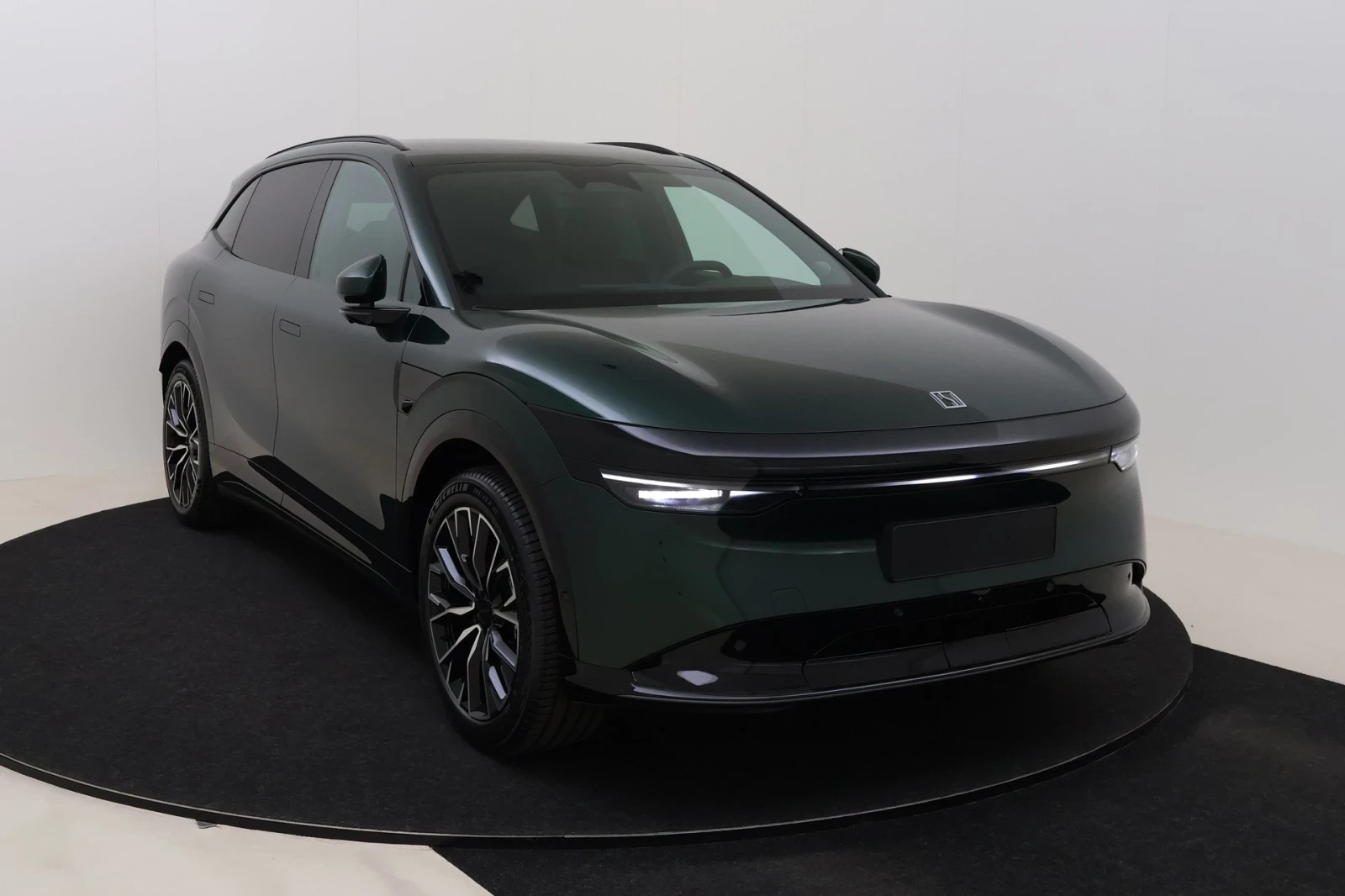 Zeekr 7X Long Range 72 kWh ЧИСТО НОВ