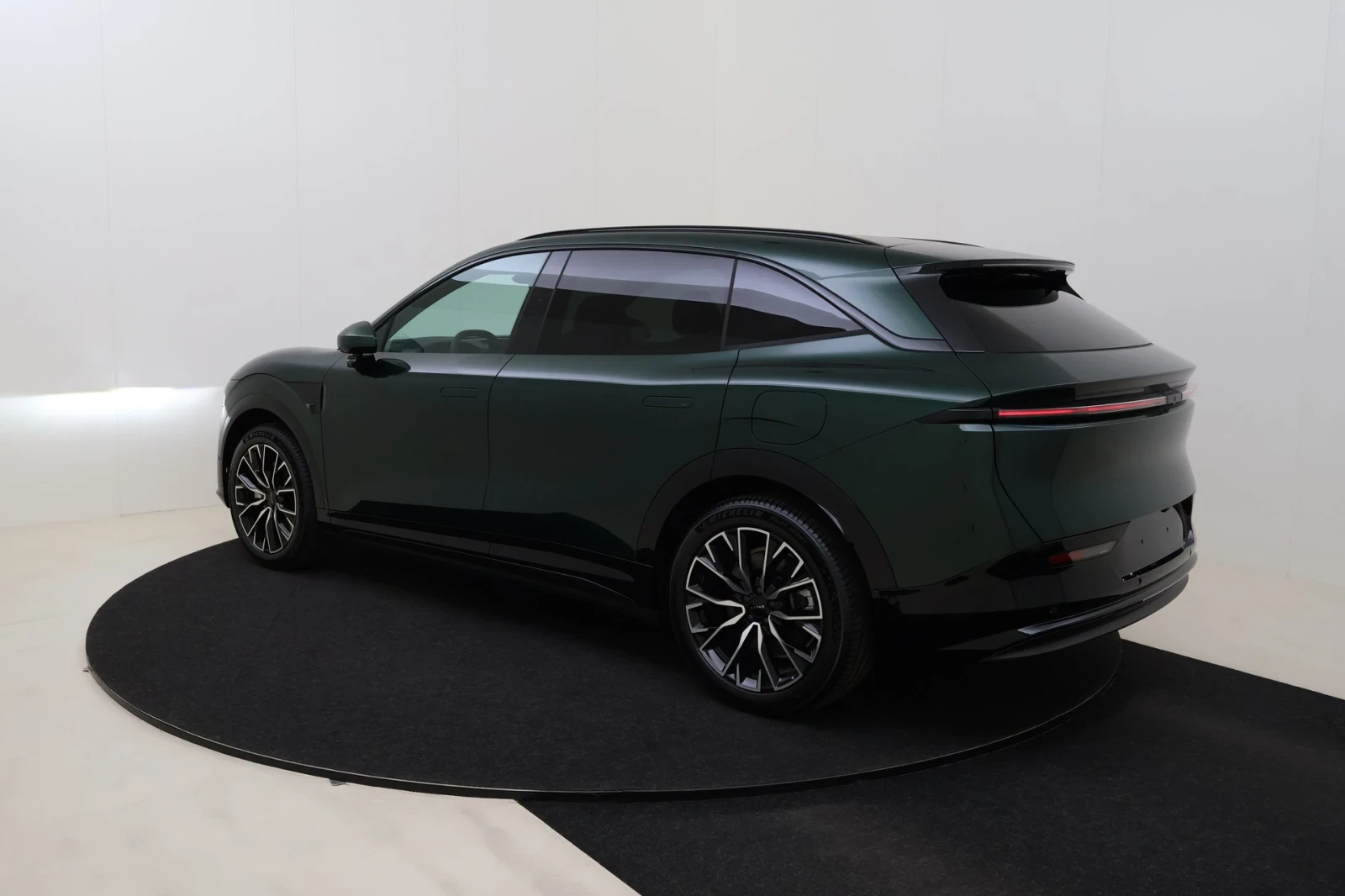 Zeekr 7X Long Range 72 kWh ����� ��� | Mobile.bg � ����������� 4