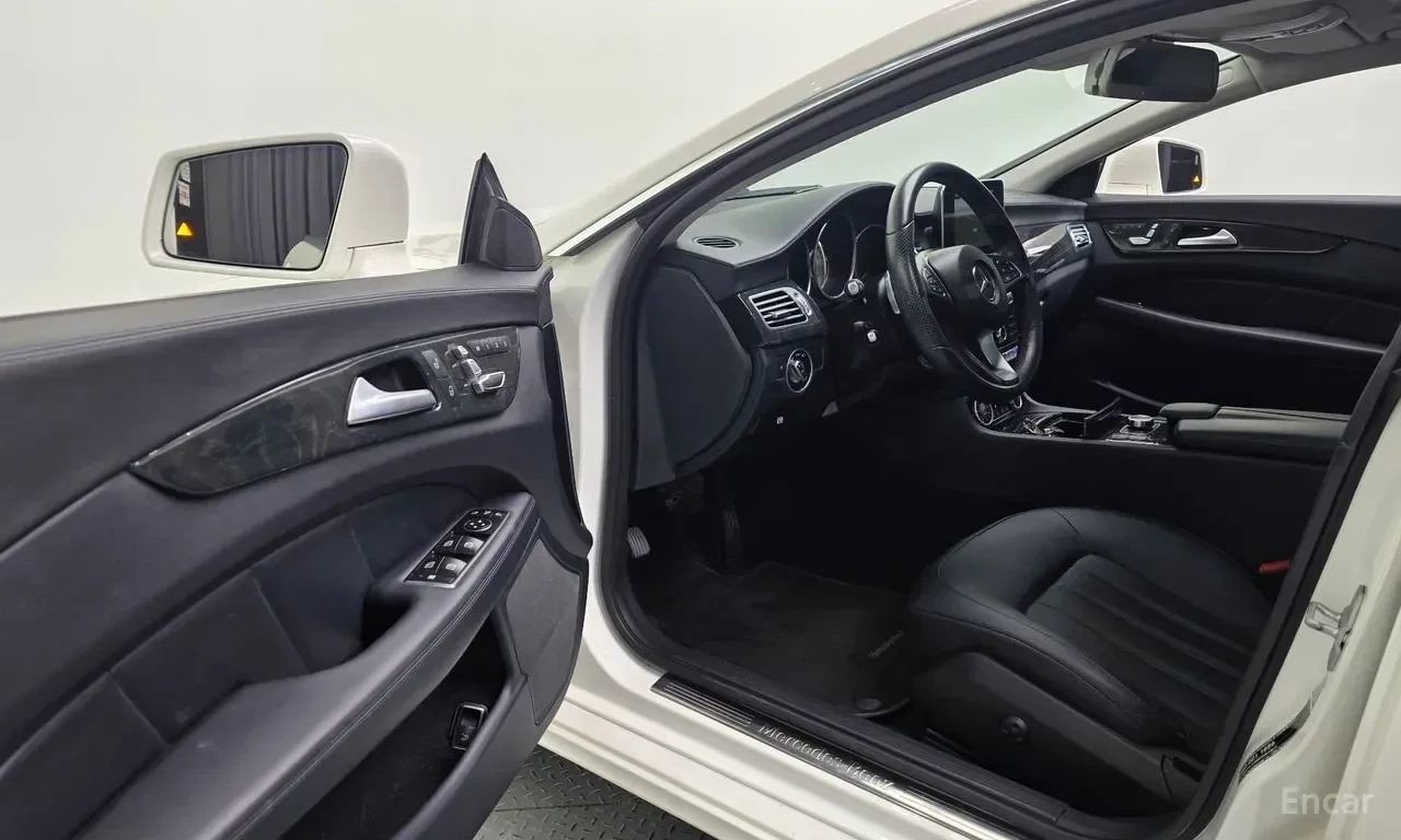 Mercedes-Benz CLS 350 4MATIC* 360 КАМЕРИ* ОБДУХ* ПАНО* КРАЙНА ЦЕНА* , снимка 6 - Автомобили и джипове - 56737705
