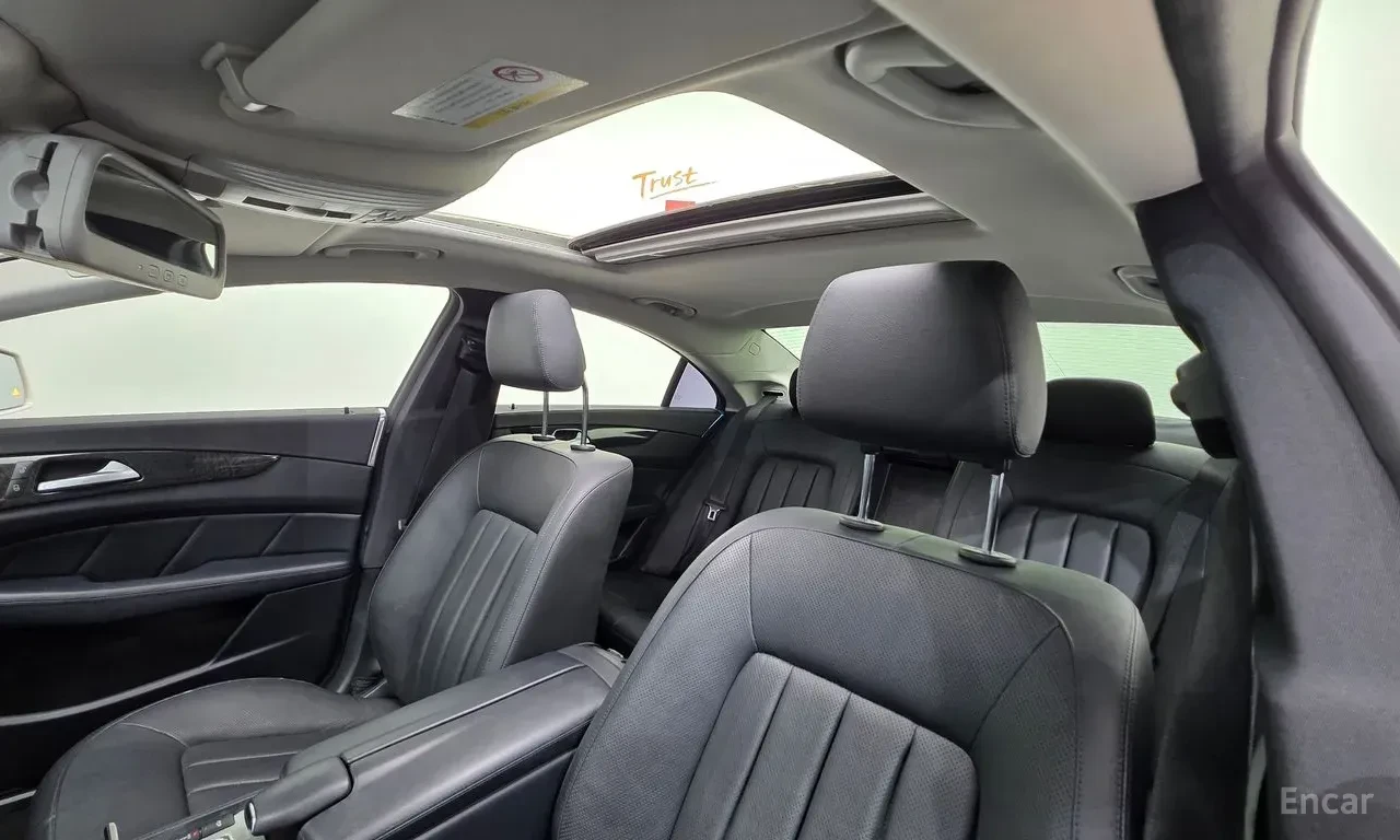 Mercedes-Benz CLS 350 4MATIC* 360 КАМЕРИ* ОБДУХ* ПАНО* КРАЙНА ЦЕНА* , снимка 7 - Автомобили и джипове - 56737705