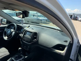 Jeep Cherokee 2.0M-JET 4WD AVTOMAT/NAVI EURO 5, снимка 10