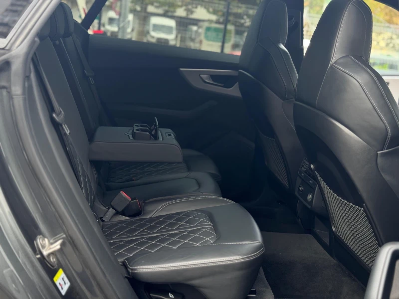 Audi Q8 S-line+ SHADOW line  Реални километри, снимка 16 - Автомобили и джипове - 52383622