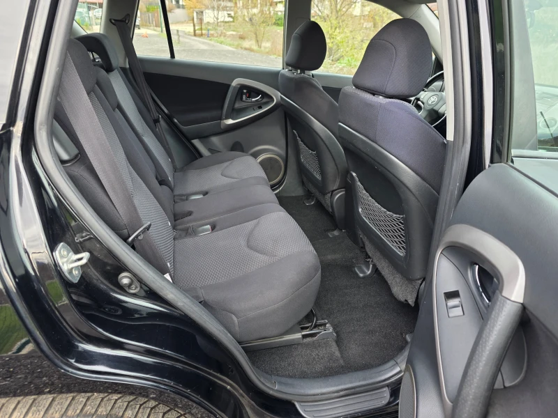 Toyota Rav4 2.0i 4x4 146000km!, снимка 9 - Автомобили и джипове - 52535830