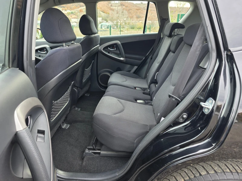 Toyota Rav4 2.0i 4x4 146000km!, снимка 10 - Автомобили и джипове - 52535830