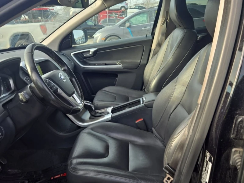 Volvo XC60 * T5 SPECIAL EDITION PREMIER * CARFAX * , снимка 6 - Автомобили и джипове - 52728046