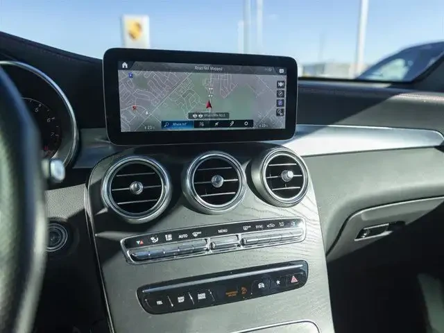 Mercedes-Benz GLC * ФИКСИРАНА ЦЕНА * CARFAX* ОПЦИЯ ЗА ФИНАНСИРАНЕ* , снимка 12 - Автомобили и джипове - 53226079