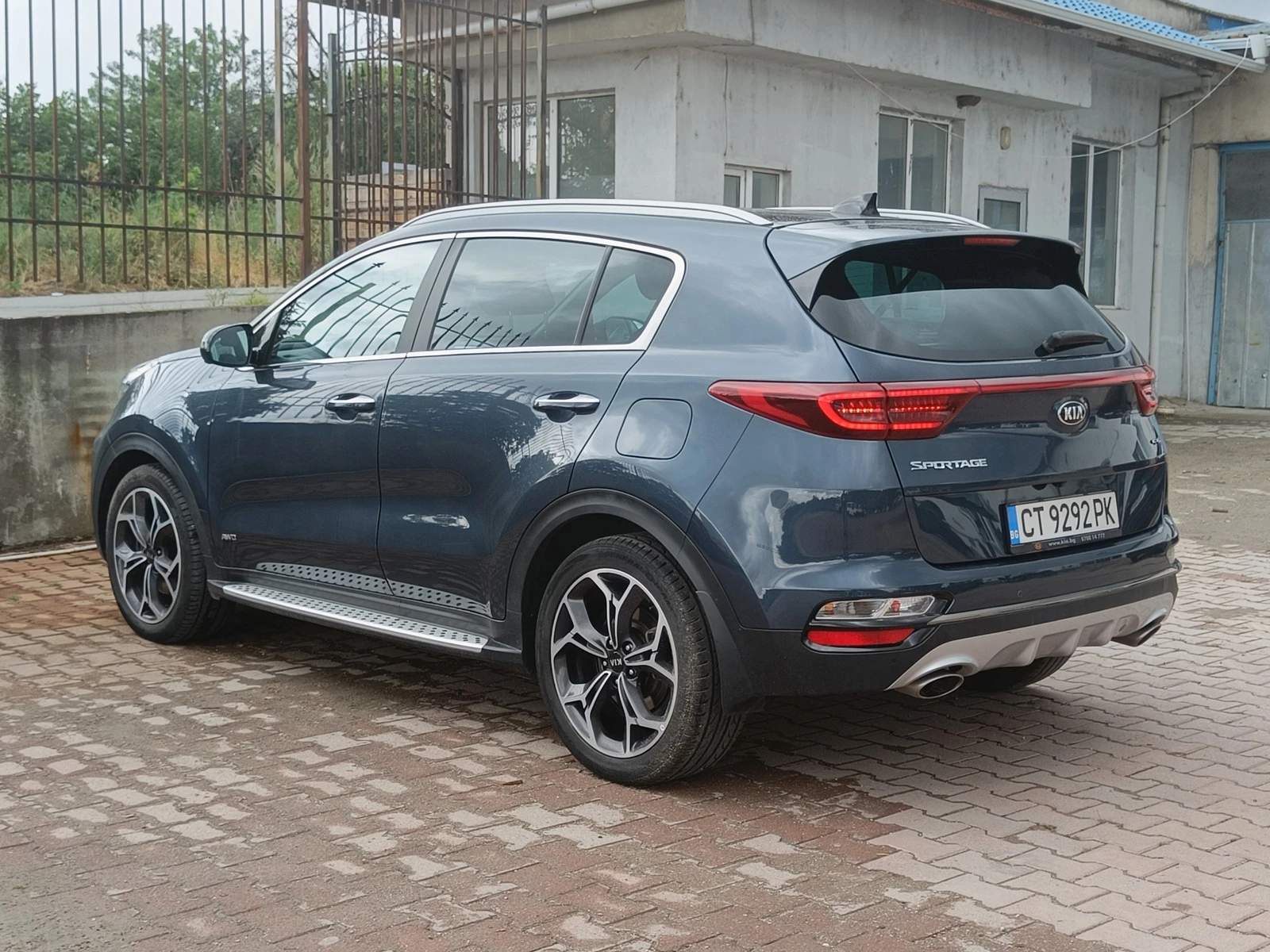 Kia Sportage 1.6 GT Line 4Х4 - изображение 6