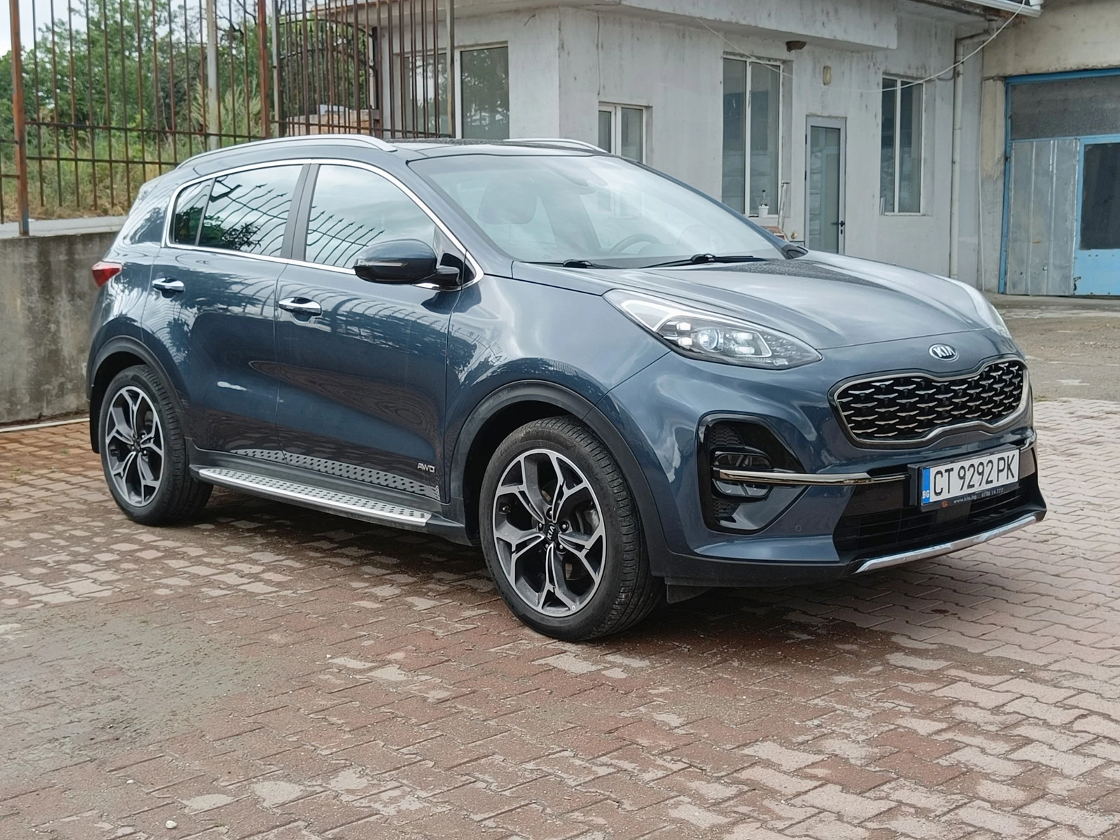 Kia Sportage 1.6 GT Line 4Х4 - изображение 2