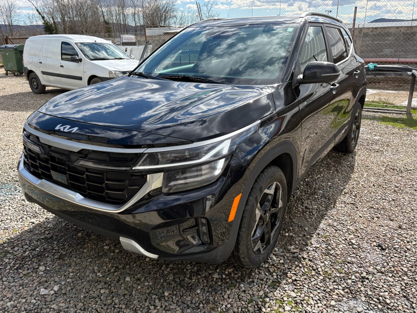 Kia Seltos Premium 4X4 - изображение 2