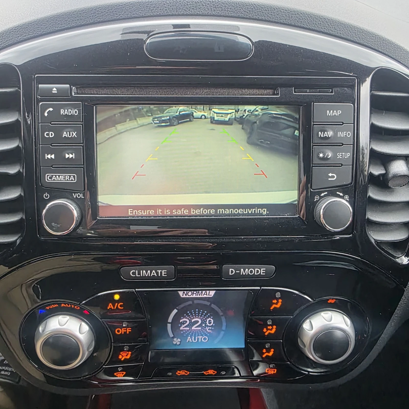 Nissan Juke Navi/Camera/Pano, снимка 8 - Автомобили и джипове - 53925618