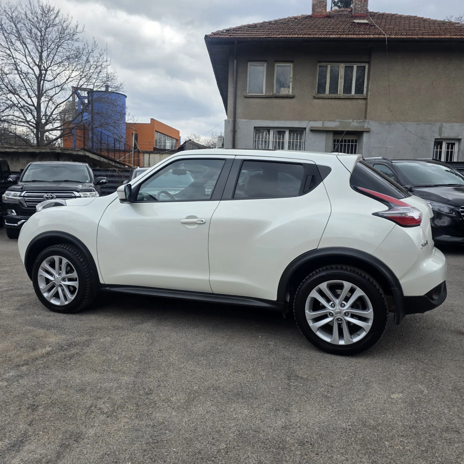 Nissan Juke Navi/Camera/Pano, снимка 7 - Автомобили и джипове - 53925618