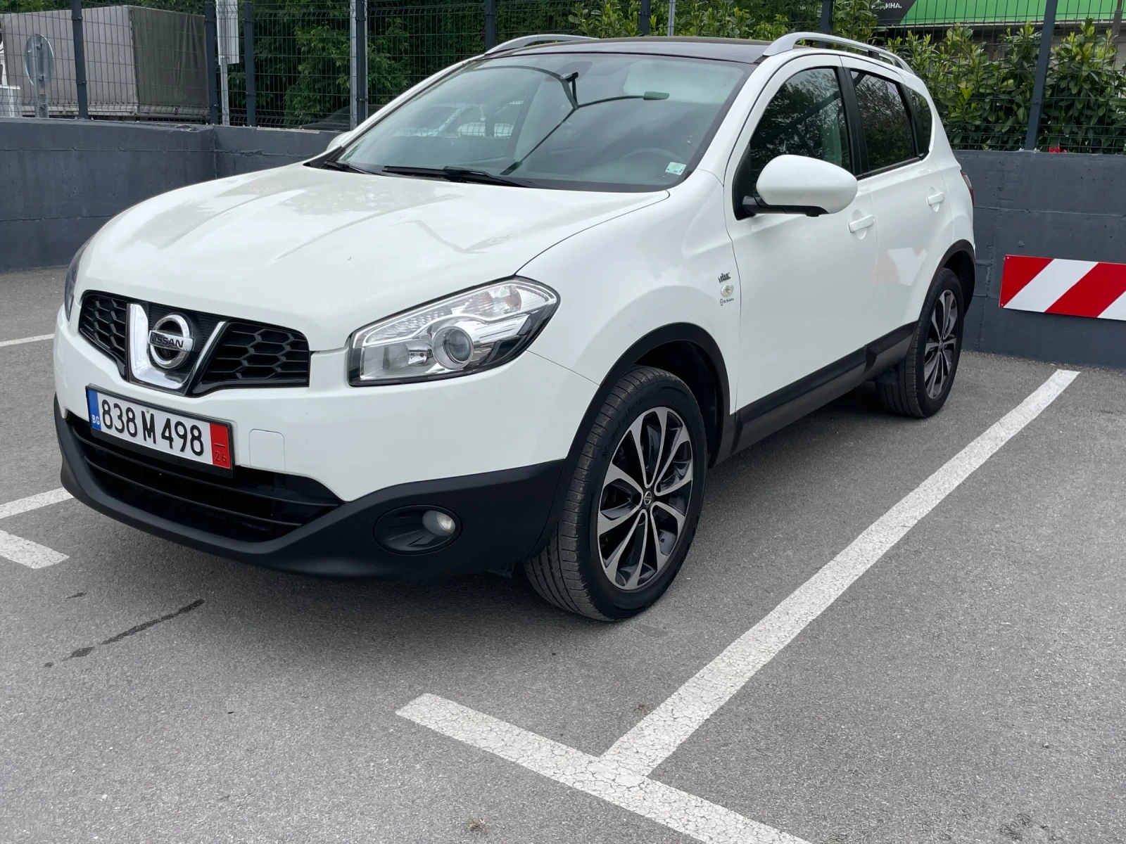 Nissan Qashqai 1.6 газ BRC навигация 360 градуса камера панорама