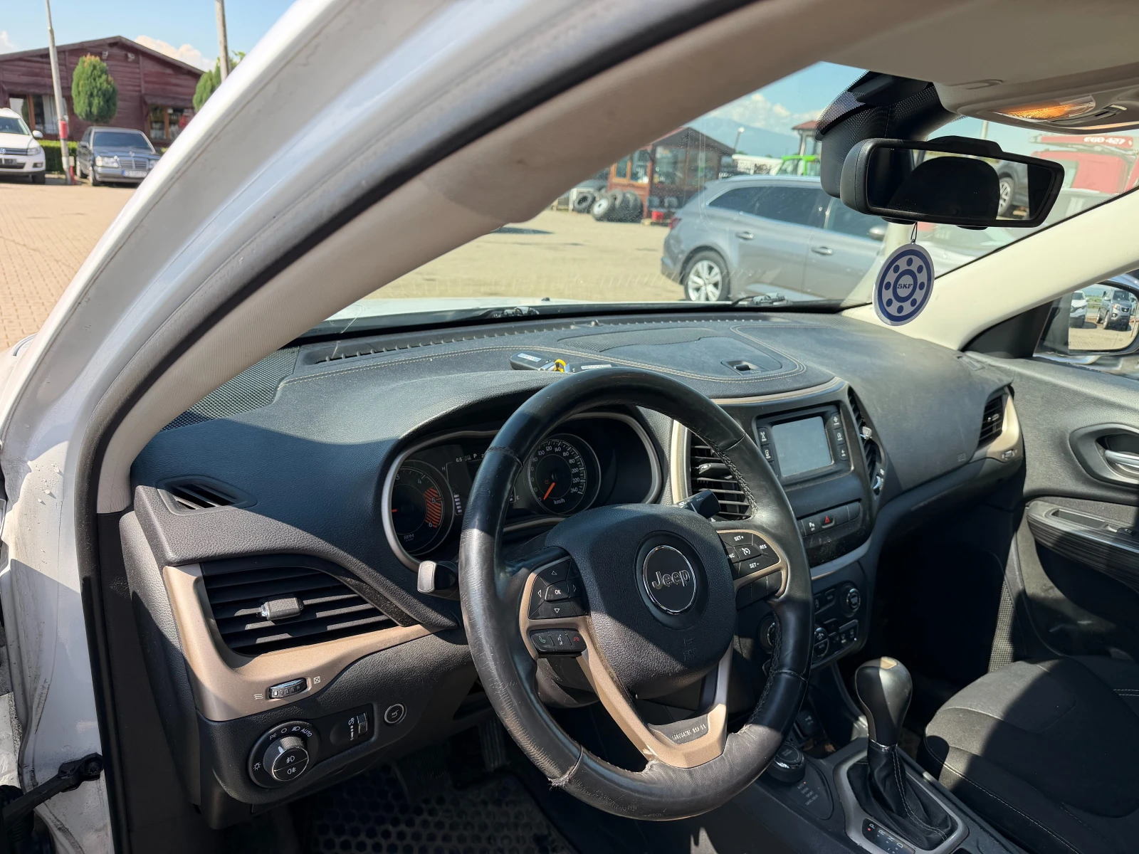 Jeep Cherokee 2.0M-JET 4WD AVTOMAT/NAVI EURO 5, снимка 11 - Автомобили и джипове - 54667155