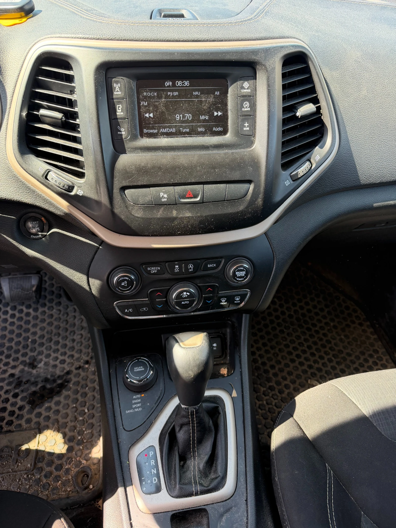 Jeep Cherokee 2.0M-JET 4WD AVTOMAT/NAVI EURO 5, снимка 12 - Автомобили и джипове - 54667155