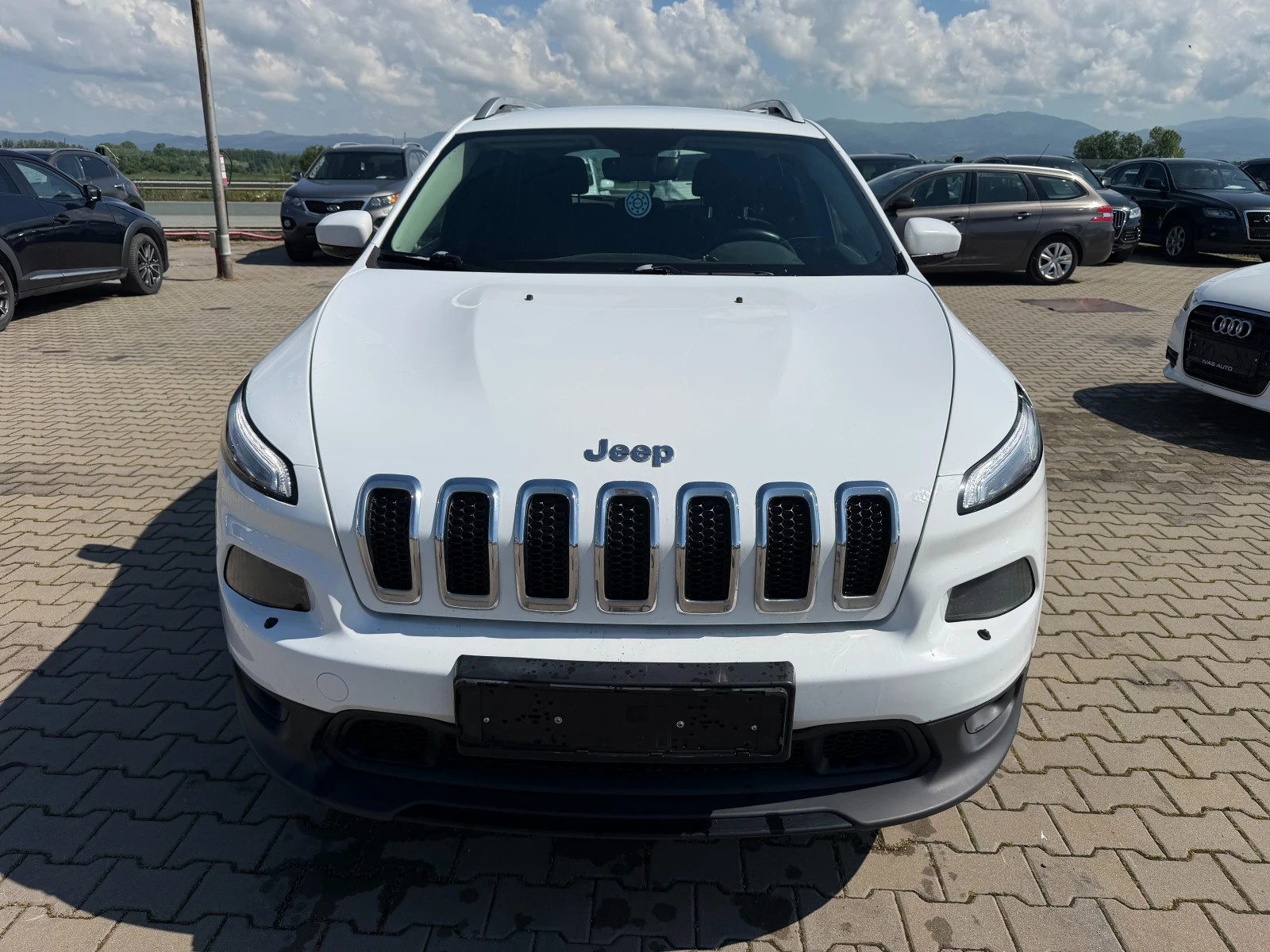 Jeep Cherokee 2.0M-JET 4WD AVTOMAT/NAVI EURO 5, снимка 3 - Автомобили и джипове - 54667155
