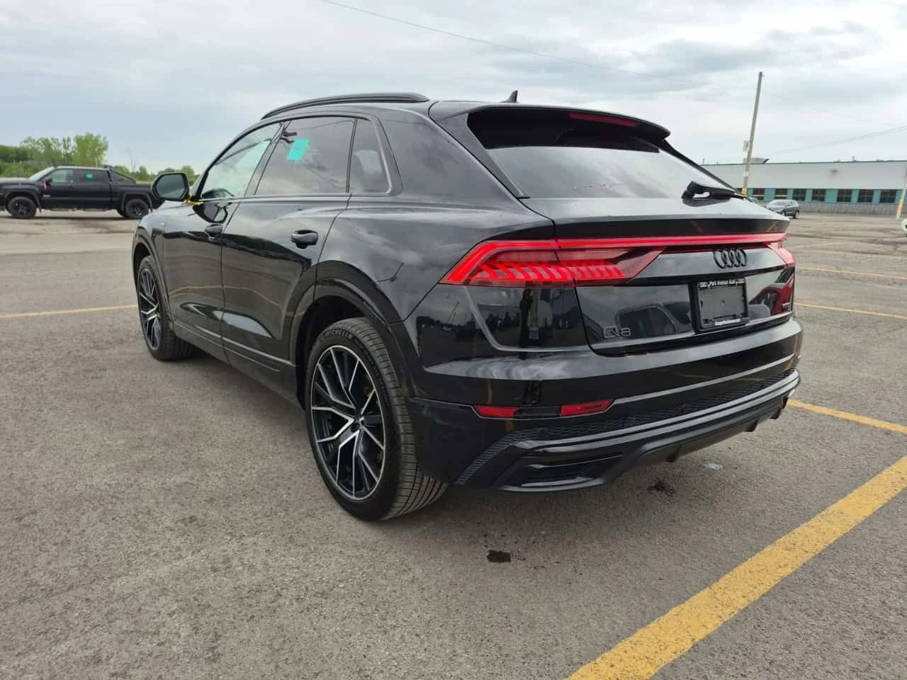 Audi Q8 SLINE/TECHNIK/ОБДУХ/360/ДИСТРОНИК/+ ГУМИ И ДЖАНТИ/, снимка 4 - Автомобили и джипове - 54723644