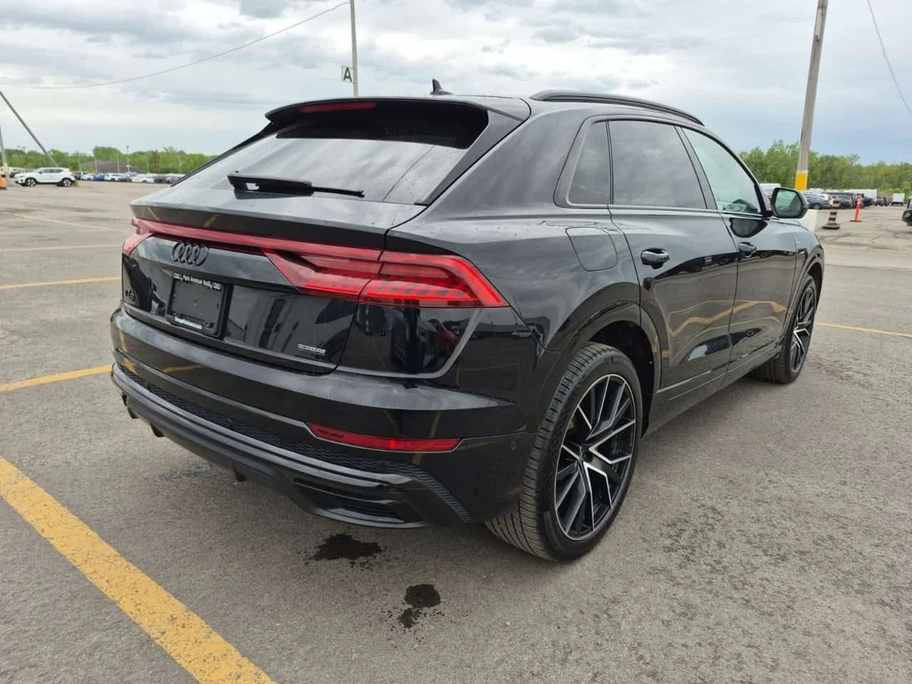 Audi Q8 SLINE/TECHNIK/ОБДУХ/360/ДИСТРОНИК/+ ГУМИ И ДЖАНТИ/, снимка 3 - Автомобили и джипове - 54723644