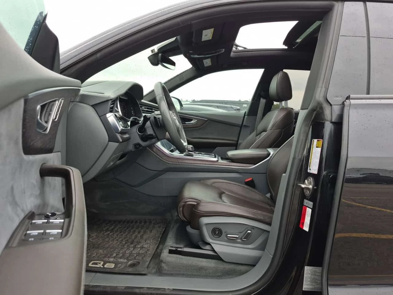 Audi Q8 SLINE/TECHNIK/ОБДУХ/360/ДИСТРОНИК/+ ГУМИ И ДЖАНТИ/, снимка 6 - Автомобили и джипове - 54723644