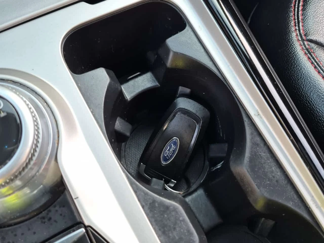 Ford Explorer ST LINE| 360| ПОДГРЕВИ| ПАНО| CARFAX| АВТОКРЕДИТ, снимка 11 - Автомобили и джипове - 54784020