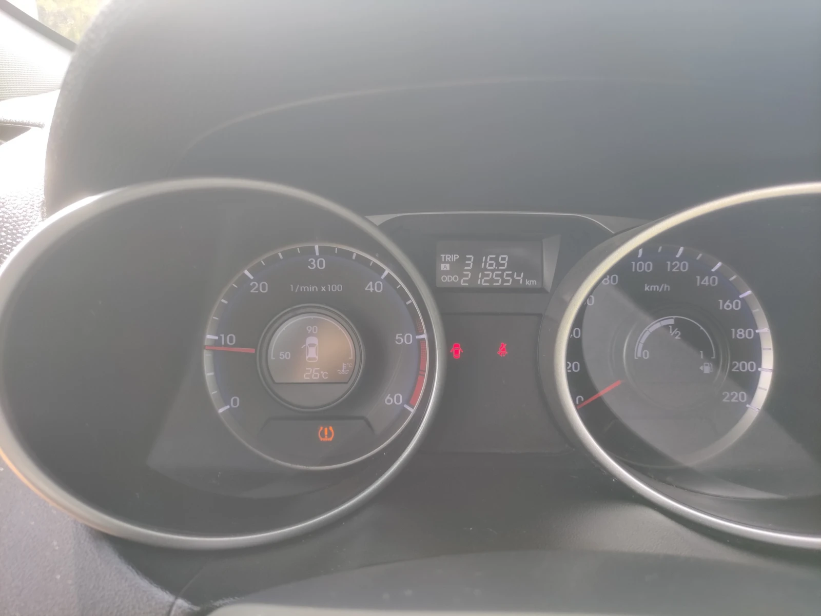 Hyundai IX35 1.7GRDI като нов феис лифт, снимка 10 - Автомобили и джипове - 55515289