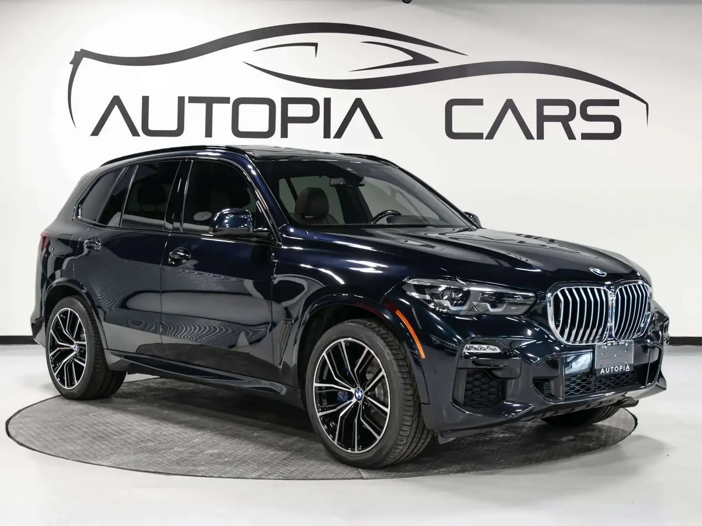 BMW X5 xDrive40i PREMIUM ESSENTIAL M SPORT HEADS UP, снимка 2 - Автомобили и джипове - 55692360