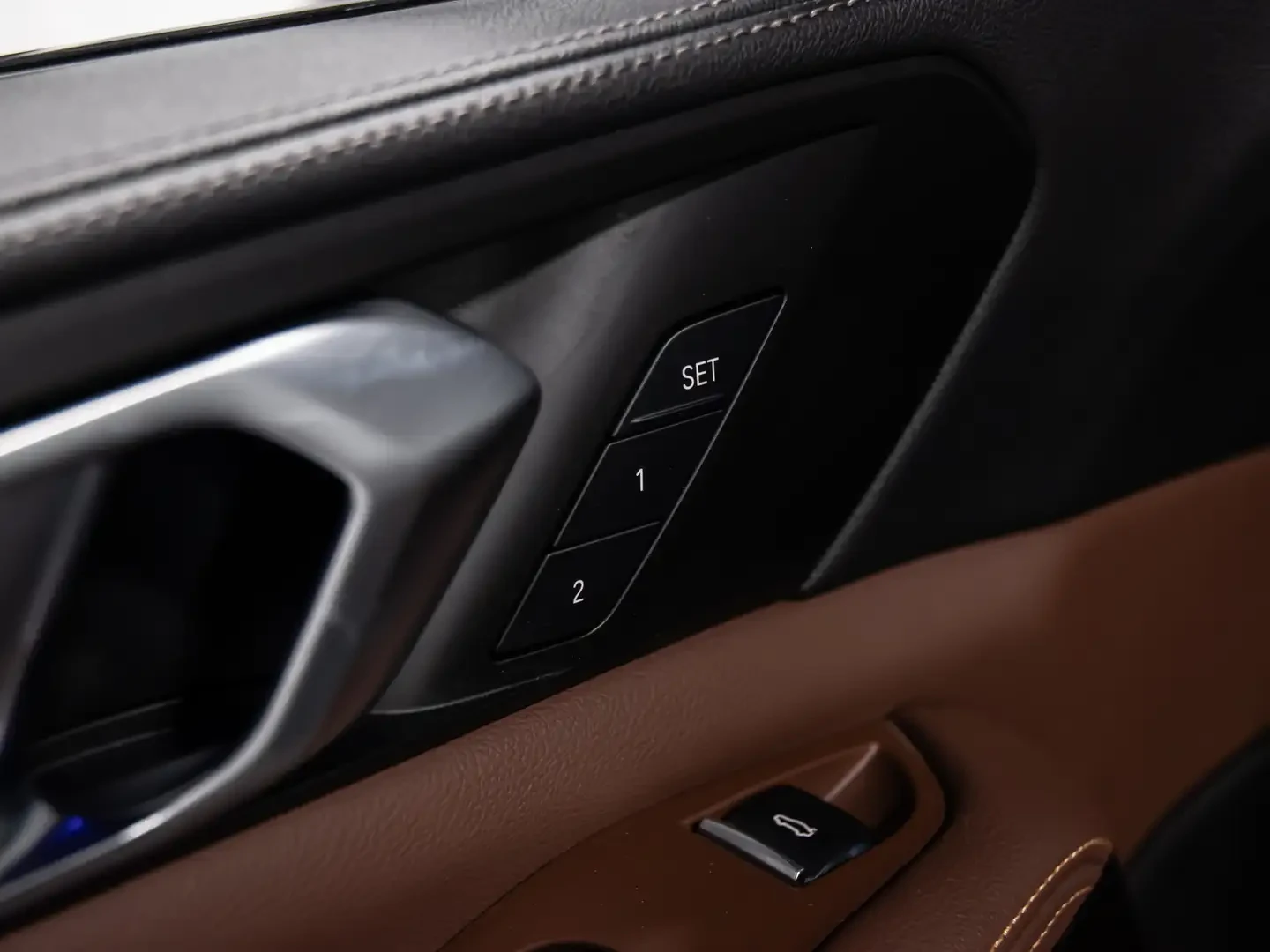 BMW X5 xDrive40i PREMIUM ESSENTIAL M SPORT HEADS UP, снимка 11 - Автомобили и джипове - 55692360