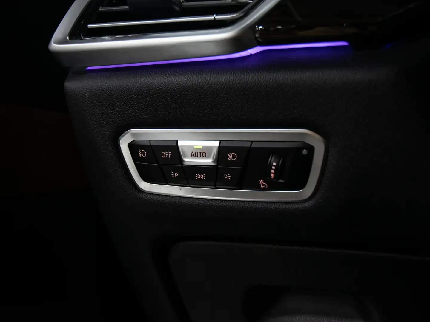 BMW X5 xDrive40i PREMIUM ESSENTIAL M SPORT HEADS UP, снимка 13 - Автомобили и джипове - 55692360
