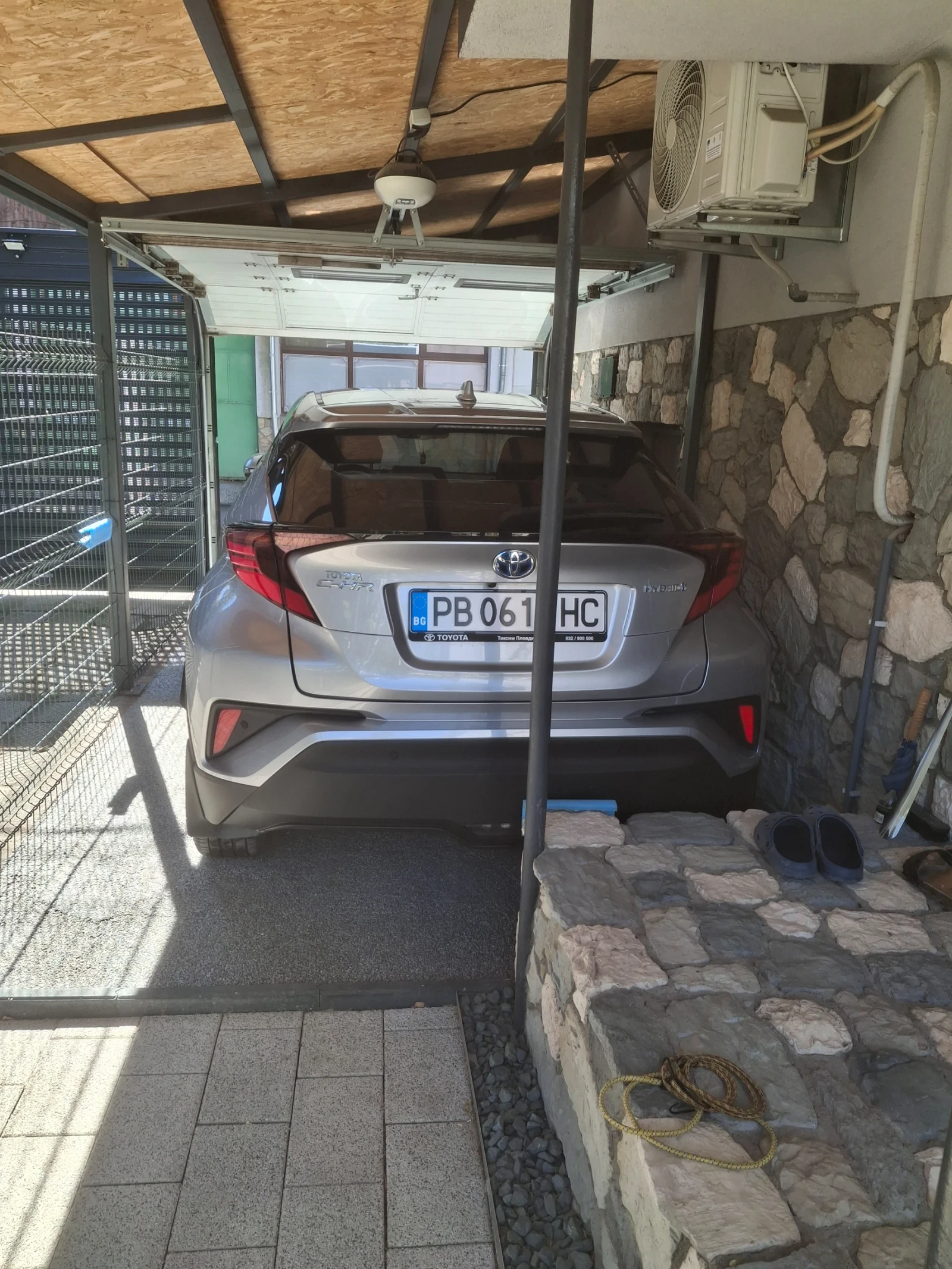 Toyota C-HR 1.8 Hybrid, снимка 13 - Автомобили и джипове - 56242808