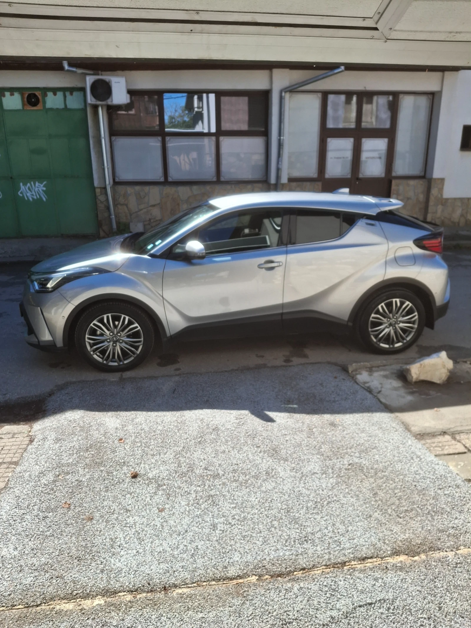 Toyota C-HR 1.8 Hybrid, снимка 10 - Автомобили и джипове - 56242808